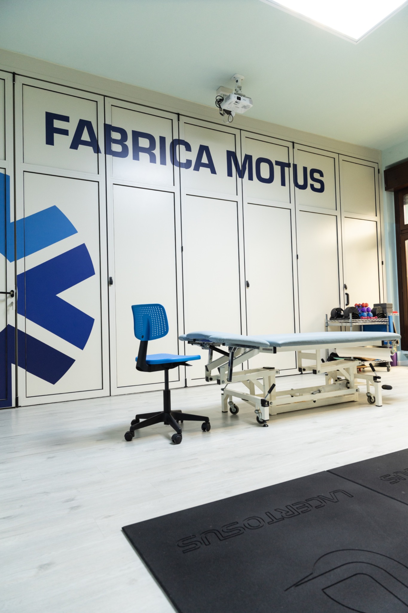 Il lettino e gli ambienti dello studio Fabricamotus